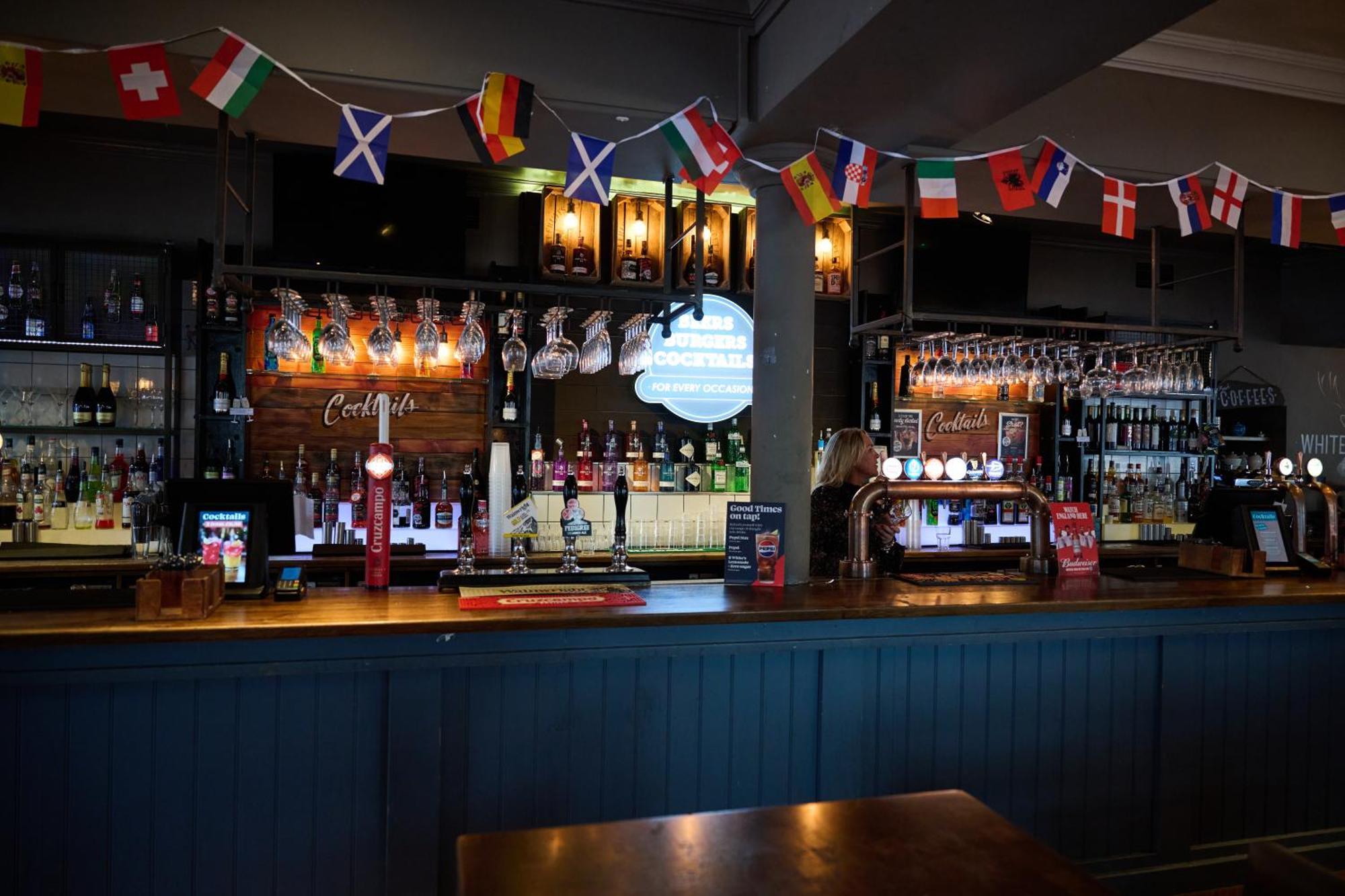 White Hart, Newmarket By Marston'S Inns Kültér fotó